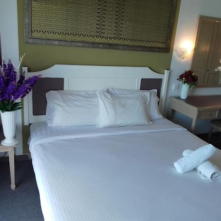 Beachfront Full Sea Penang Танджунг Бунга Екстериор снимка
