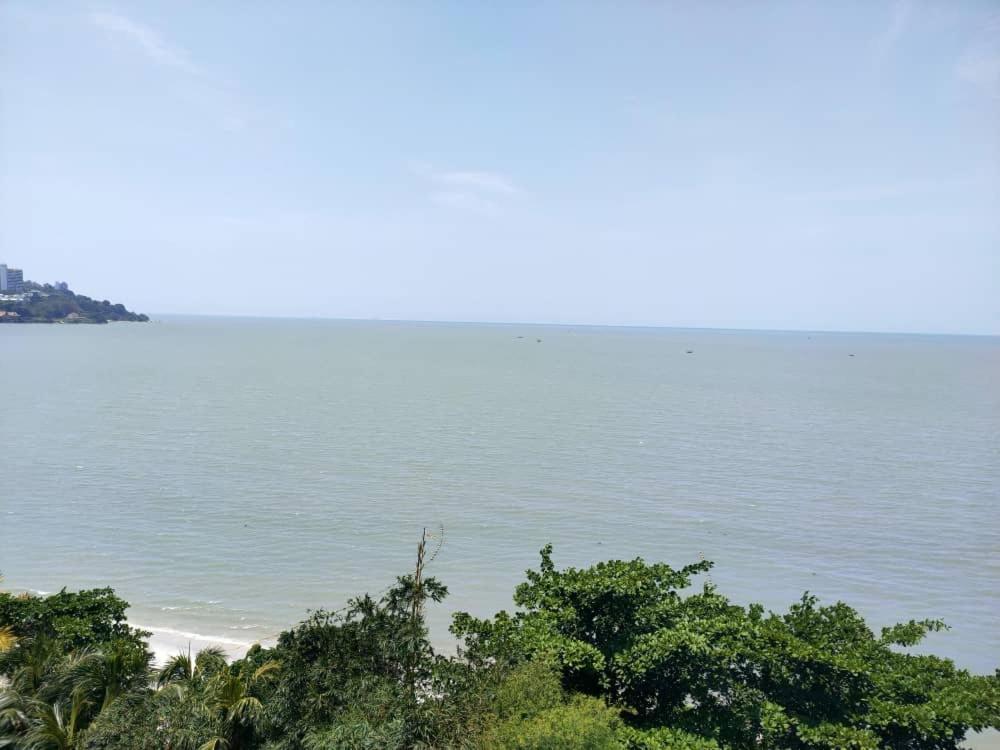 Beachfront Full Sea Penang Танджунг Бунга Екстериор снимка